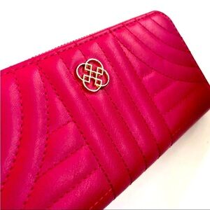 DAISY FUENTES Quilted Zip Around Long Wallet Fuchsia Pink Faux Leather, NWOT